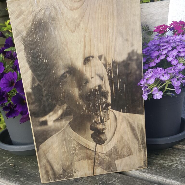 Foto op hout in sepia kleur